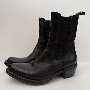 Moma Chelsea Boots